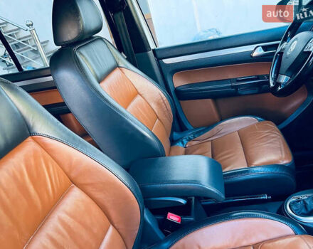 Сірий Фольксваген Туран, об'ємом двигуна 1.9 л та пробігом 200 тис. км за 8500 $, фото 27 на Automoto.ua