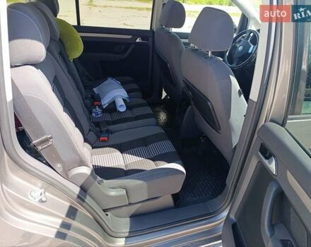 Серый Фольксваген Туран, объемом двигателя 1.9 л и пробегом 237 тыс. км за 7600 $, фото 21 на Automoto.ua