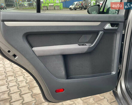 Серый Фольксваген Туран, объемом двигателя 1.6 л и пробегом 196 тыс. км за 8999 $, фото 40 на Automoto.ua