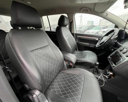 Серый Фольксваген Туран, объемом двигателя 1.4 л и пробегом 256 тыс. км за 7490 $, фото 5 на Automoto.ua