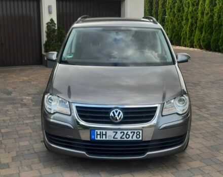 Серый Фольксваген Туран, объемом двигателя 1.6 л и пробегом 130 тыс. км за 7500 $, фото 1 на Automoto.ua