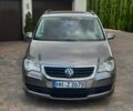 Серый Фольксваген Туран, объемом двигателя 1.6 л и пробегом 130 тыс. км за 7500 $, фото 1 на Automoto.ua