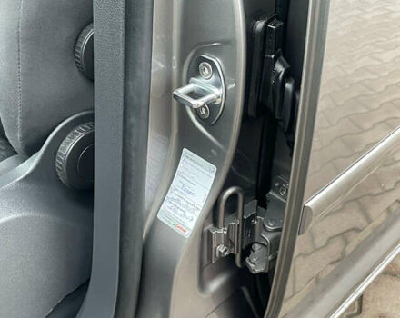 Серый Фольксваген Туран, объемом двигателя 1.6 л и пробегом 196 тыс. км за 8999 $, фото 103 на Automoto.ua