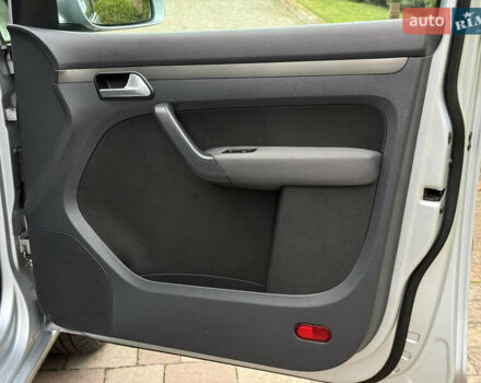 Серый Фольксваген Туран, объемом двигателя 1.6 л и пробегом 174 тыс. км за 7550 $, фото 30 на Automoto.ua