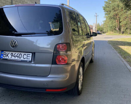Сірий Фольксваген Туран, об'ємом двигуна 1.9 л та пробігом 238 тис. км за 8750 $, фото 15 на Automoto.ua