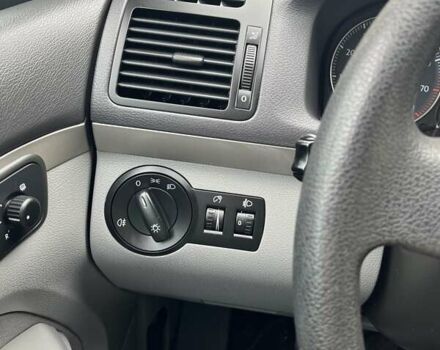 Сірий Фольксваген Туран, об'ємом двигуна 1.39 л та пробігом 204 тис. км за 7100 $, фото 20 на Automoto.ua