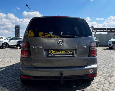 Серый Фольксваген Туран, объемом двигателя 1.4 л и пробегом 232 тыс. км за 8200 $, фото 4 на Automoto.ua