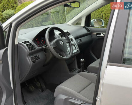 Серый Фольксваген Туран, объемом двигателя 1.6 л и пробегом 174 тыс. км за 7550 $, фото 26 на Automoto.ua