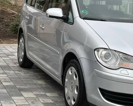 Серый Фольксваген Туран, объемом двигателя 1.6 л и пробегом 198 тыс. км за 8399 $, фото 6 на Automoto.ua