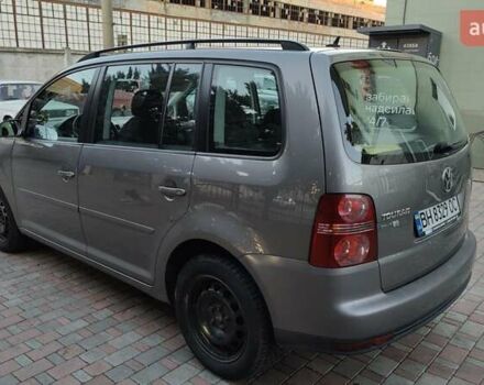 Сірий Фольксваген Туран, об'ємом двигуна 1.97 л та пробігом 214 тис. км за 6500 $, фото 5 на Automoto.ua