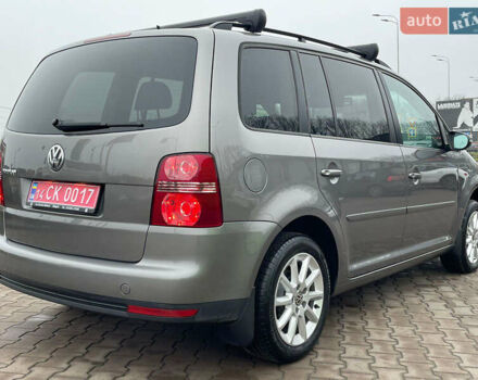 Серый Фольксваген Туран, объемом двигателя 1.6 л и пробегом 196 тыс. км за 8999 $, фото 154 на Automoto.ua