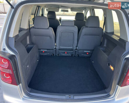 Серый Фольксваген Туран, объемом двигателя 1.4 л и пробегом 235 тыс. км за 7450 $, фото 12 на Automoto.ua