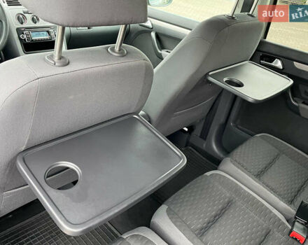 Серый Фольксваген Туран, объемом двигателя 1.6 л и пробегом 196 тыс. км за 8999 $, фото 166 на Automoto.ua