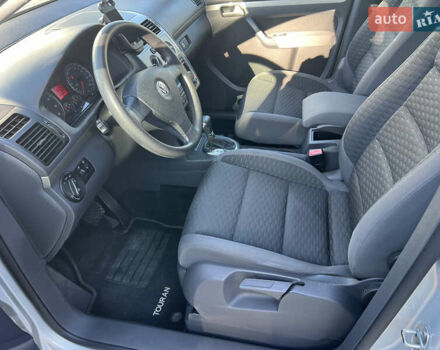 Серый Фольксваген Туран, объемом двигателя 1.4 л и пробегом 235 тыс. км за 7450 $, фото 19 на Automoto.ua