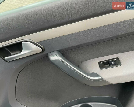 Серый Фольксваген Туран, объемом двигателя 1.6 л и пробегом 196 тыс. км за 8999 $, фото 130 на Automoto.ua