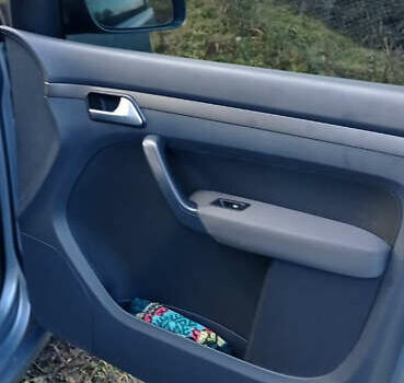 Серый Фольксваген Туран, объемом двигателя 1.6 л и пробегом 251 тыс. км за 6500 $, фото 9 на Automoto.ua