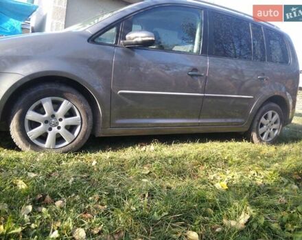 Сірий Фольксваген Туран, об'ємом двигуна 1.4 л та пробігом 211 тис. км за 6600 $, фото 1 на Automoto.ua