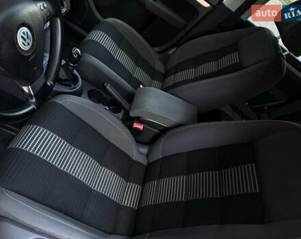 Серый Фольксваген Туран, объемом двигателя 1.6 л и пробегом 278 тыс. км за 8200 $, фото 6 на Automoto.ua