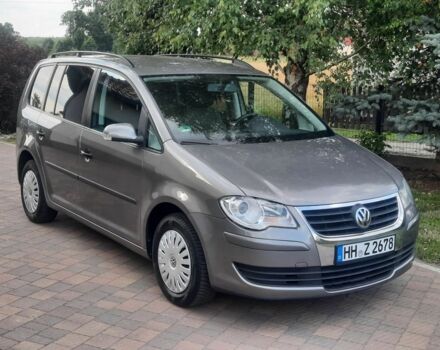 Серый Фольксваген Туран, объемом двигателя 1.6 л и пробегом 130 тыс. км за 7500 $, фото 17 на Automoto.ua