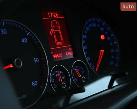 Сірий Фольксваген Туран, об'ємом двигуна 2 л та пробігом 190 тис. км за 9500 $, фото 27 на Automoto.ua