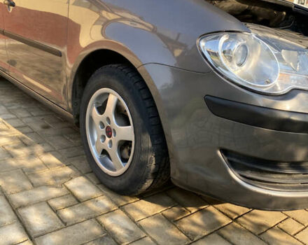 Серый Фольксваген Туран, объемом двигателя 1.6 л и пробегом 201 тыс. км за 8700 $, фото 20 на Automoto.ua