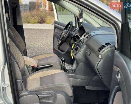 Сірий Фольксваген Туран, об'ємом двигуна 1.4 л та пробігом 197 тис. км за 7690 $, фото 33 на Automoto.ua