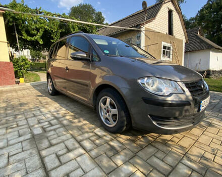 Серый Фольксваген Туран, объемом двигателя 1.6 л и пробегом 201 тыс. км за 8700 $, фото 22 на Automoto.ua