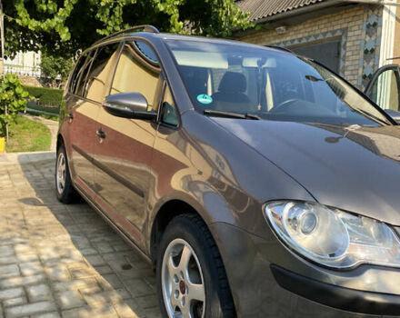 Серый Фольксваген Туран, объемом двигателя 1.6 л и пробегом 201 тыс. км за 8700 $, фото 14 на Automoto.ua