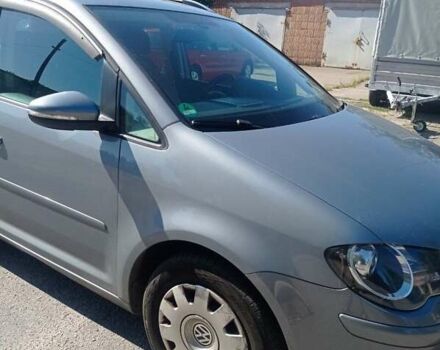 Серый Фольксваген Туран, объемом двигателя 1.6 л и пробегом 195 тыс. км за 8000 $, фото 5 на Automoto.ua