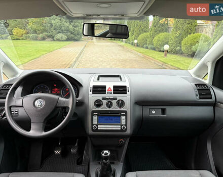 Серый Фольксваген Туран, объемом двигателя 1.6 л и пробегом 174 тыс. км за 7550 $, фото 44 на Automoto.ua