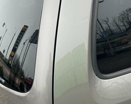 Серый Фольксваген Туран, объемом двигателя 1.6 л и пробегом 196 тыс. км за 8999 $, фото 142 на Automoto.ua