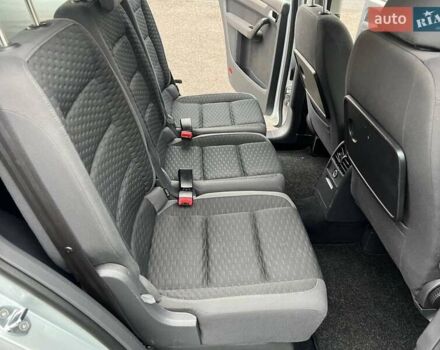 Серый Фольксваген Туран, объемом двигателя 1.6 л и пробегом 198 тыс. км за 8399 $, фото 62 на Automoto.ua