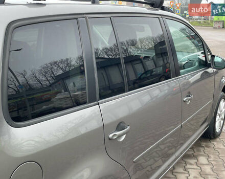 Серый Фольксваген Туран, объемом двигателя 1.6 л и пробегом 196 тыс. км за 8999 $, фото 94 на Automoto.ua