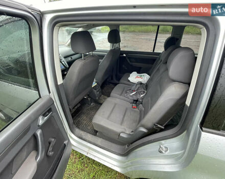 Серый Фольксваген Туран, объемом двигателя 1.39 л и пробегом 284 тыс. км за 6550 $, фото 6 на Automoto.ua