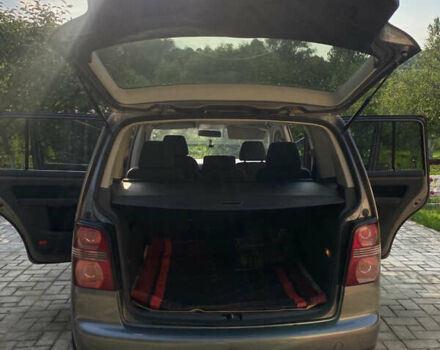 Серый Фольксваген Туран, объемом двигателя 1.6 л и пробегом 201 тыс. км за 8700 $, фото 8 на Automoto.ua