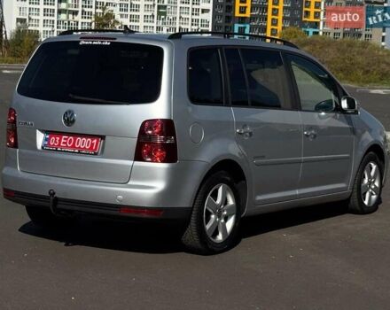 Серый Фольксваген Туран, объемом двигателя 1.6 л и пробегом 278 тыс. км за 8200 $, фото 3 на Automoto.ua
