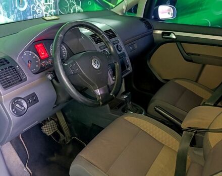 Серый Фольксваген Туран, объемом двигателя 1.4 л и пробегом 211 тыс. км за 9700 $, фото 12 на Automoto.ua