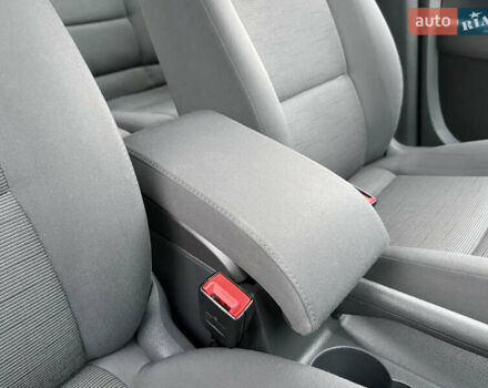 Серый Фольксваген Туран, объемом двигателя 1.6 л и пробегом 174 тыс. км за 7550 $, фото 34 на Automoto.ua