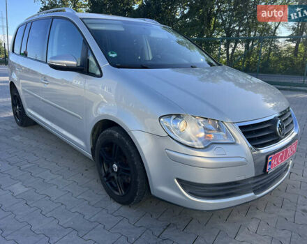 Серый Фольксваген Туран, объемом двигателя 1.4 л и пробегом 235 тыс. км за 7450 $, фото 3 на Automoto.ua