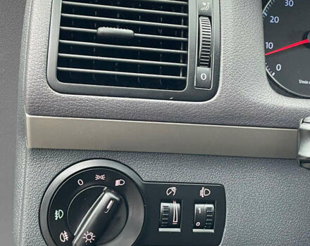 Серый Фольксваген Туран, объемом двигателя 1.6 л и пробегом 196 тыс. км за 8999 $, фото 165 на Automoto.ua