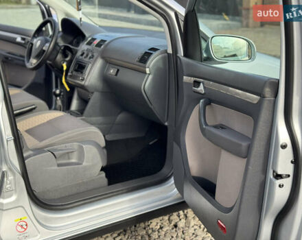 Сірий Фольксваген Туран, об'ємом двигуна 1.4 л та пробігом 197 тис. км за 7690 $, фото 32 на Automoto.ua