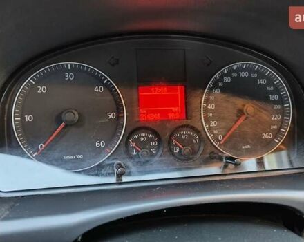 Сірий Фольксваген Туран, об'ємом двигуна 1.97 л та пробігом 214 тис. км за 6500 $, фото 2 на Automoto.ua