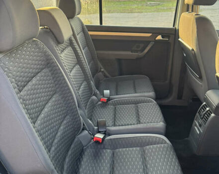 Сірий Фольксваген Туран, об'ємом двигуна 1.6 л та пробігом 191 тис. км за 7700 $, фото 7 на Automoto.ua