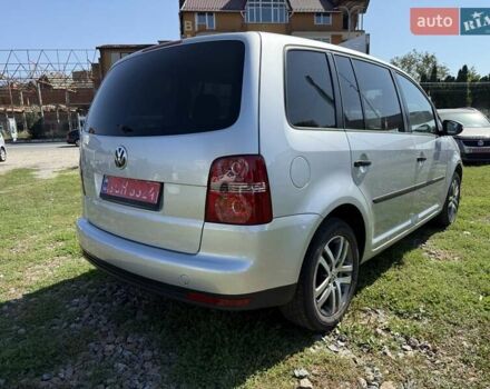 Серый Фольксваген Туран, объемом двигателя 1.6 л и пробегом 230 тыс. км за 7770 $, фото 5 на Automoto.ua