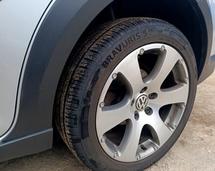 Серый Фольксваген Туран, объемом двигателя 1.4 л и пробегом 211 тыс. км за 9700 $, фото 4 на Automoto.ua