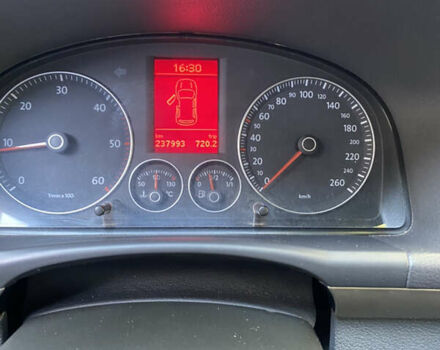 Сірий Фольксваген Туран, об'ємом двигуна 1.9 л та пробігом 238 тис. км за 8750 $, фото 22 на Automoto.ua