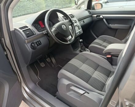 Сірий Фольксваген Туран, об'ємом двигуна 1.6 л та пробігом 213 тис. км за 8600 $, фото 11 на Automoto.ua