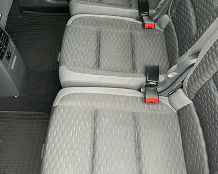 Серый Фольксваген Туран, объемом двигателя 1.6 л и пробегом 196 тыс. км за 8999 $, фото 140 на Automoto.ua