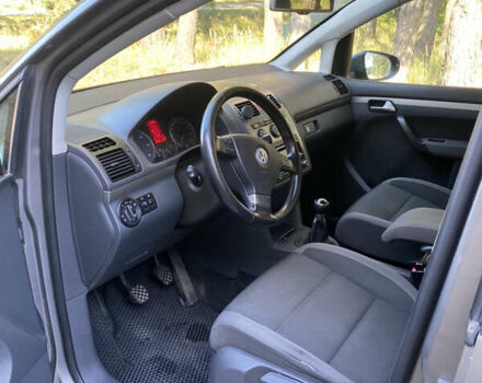 Сірий Фольксваген Туран, об'ємом двигуна 1.9 л та пробігом 238 тис. км за 8750 $, фото 16 на Automoto.ua