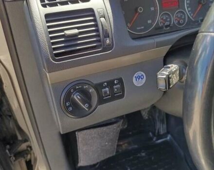 Серый Фольксваген Туран, объемом двигателя 1.9 л и пробегом 237 тыс. км за 7600 $, фото 14 на Automoto.ua